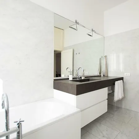 Repubblica Rentclass Giramondo Lejlighed Milano
